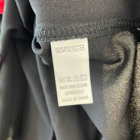 NWT Yincro Swim Coverup Size B - Picture 7 of 7